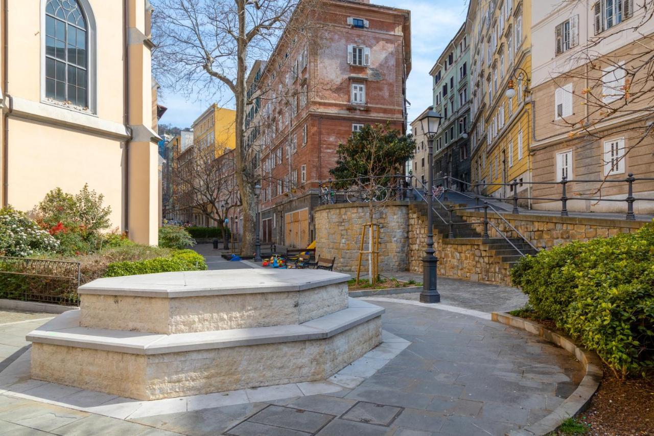 Suite Foscolo, In Piazza A トリエステ エクステリア 写真